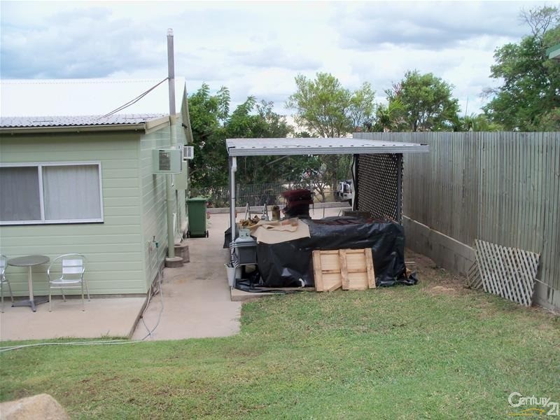 2/10 Mitchell Street, Bowen QLD 4805