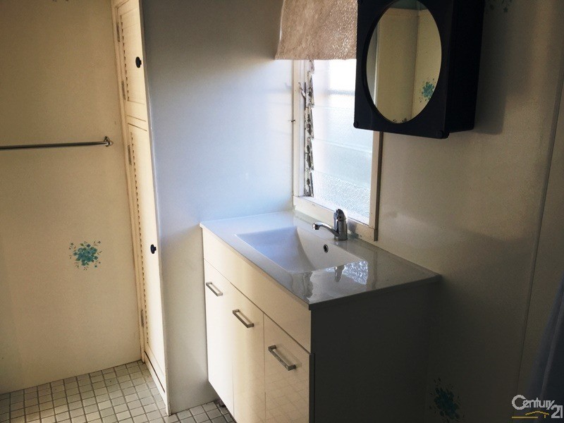 73 Tracey Street, Bowen QLD 4805