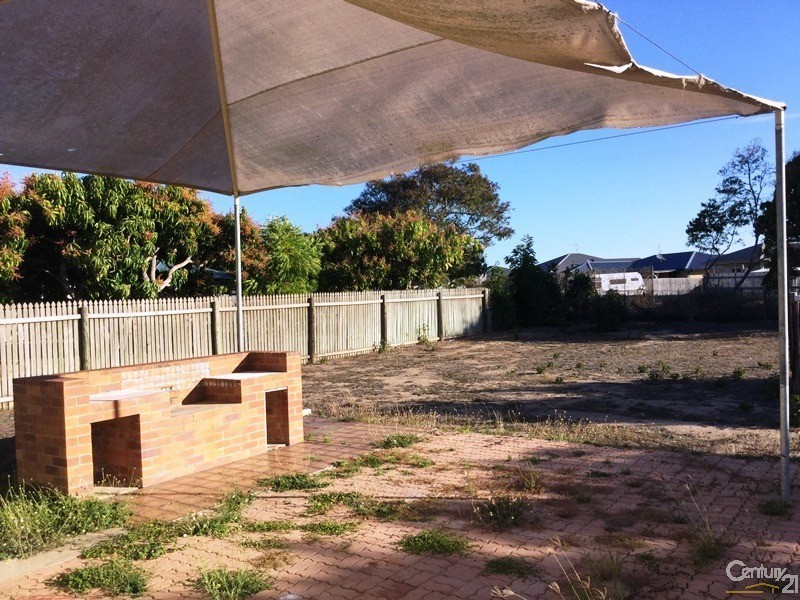 73 Tracey Street, Bowen QLD 4805