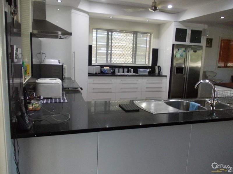 1 Fairway Street, Collinsville QLD 4804