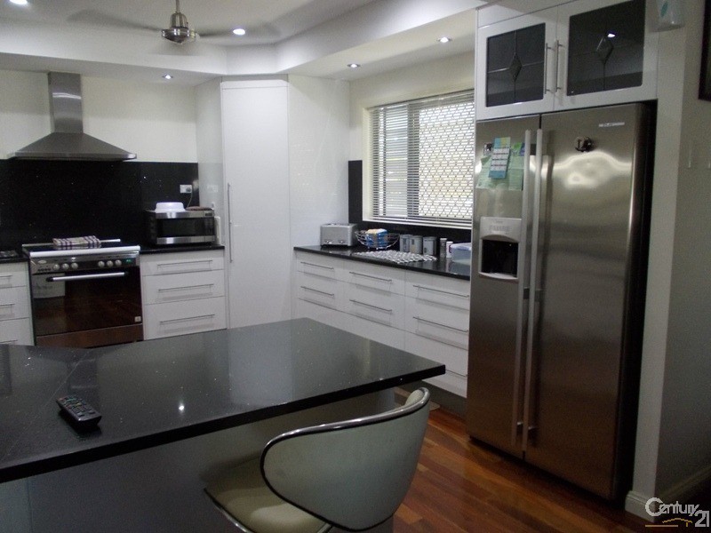 1 Fairway Street, Collinsville QLD 4804