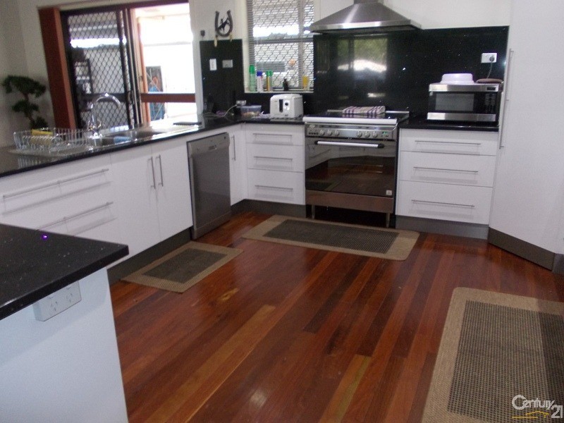 1 Fairway Street, Collinsville QLD 4804