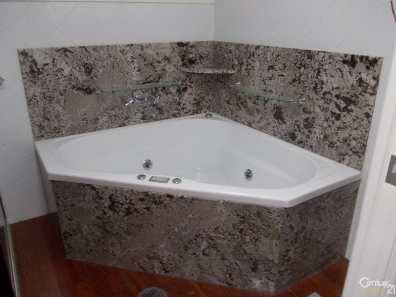 1 Fairway Street, Collinsville QLD 4804