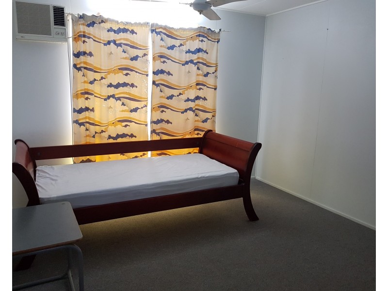 5 Ninth Avenue, Scottville QLD 4804