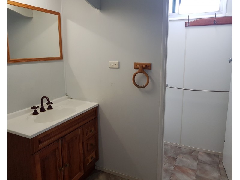 5 Ninth Avenue, Scottville QLD 4804