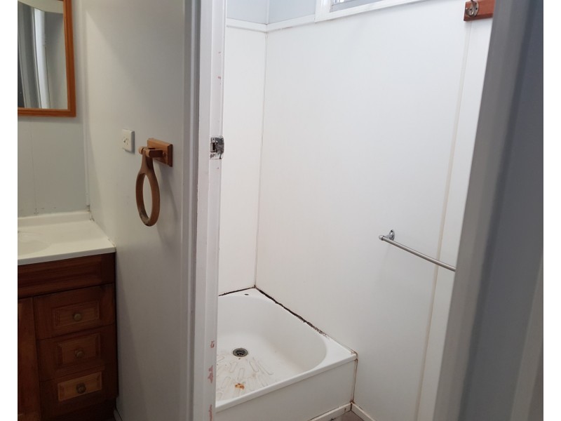 5 Ninth Avenue, Scottville QLD 4804