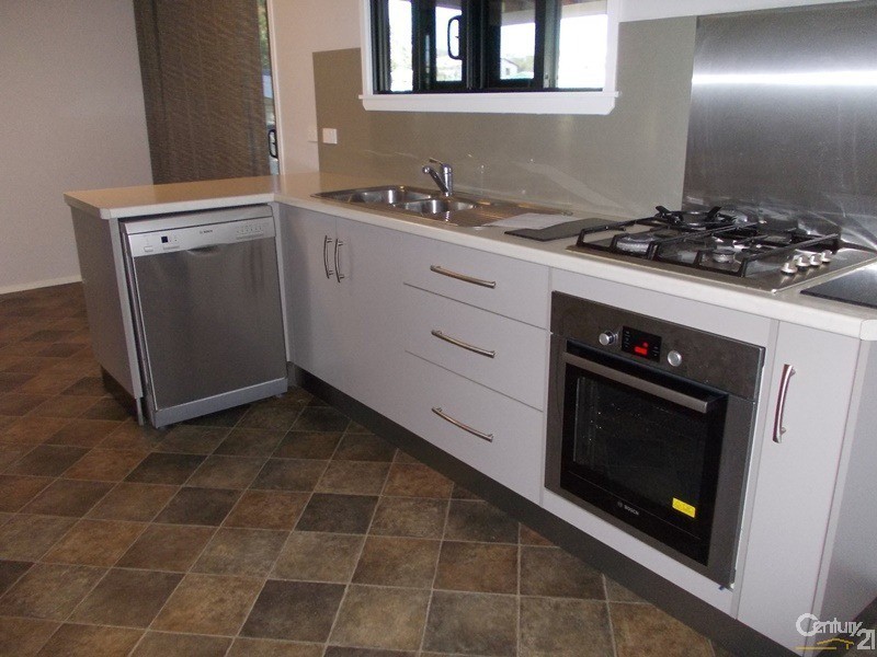 6 Davidson Street, Collinsville QLD 4804