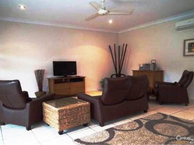 2 87a Horseshoe Bay Road, Bowen QLD 4805