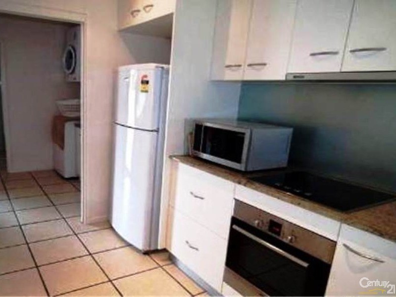 2 87a Horseshoe Bay Road, Bowen QLD 4805