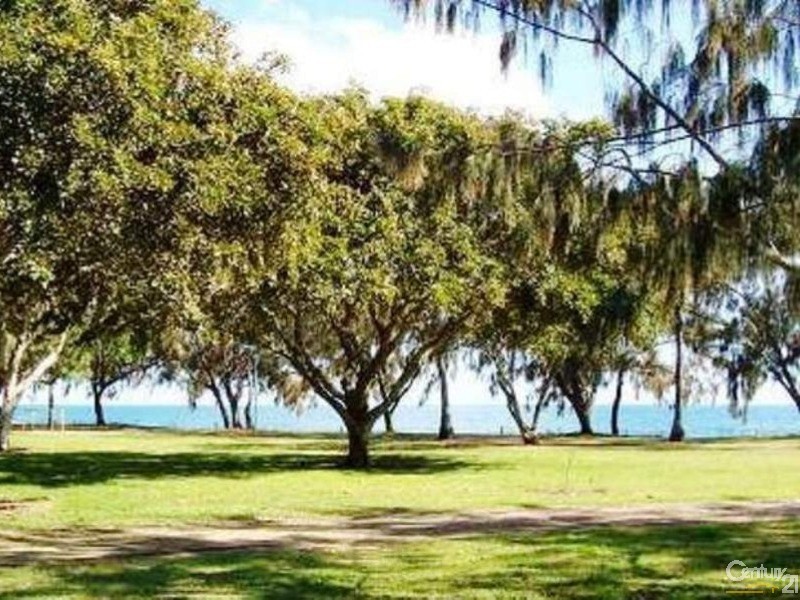 2 87a Horseshoe Bay Road, Bowen QLD 4805
