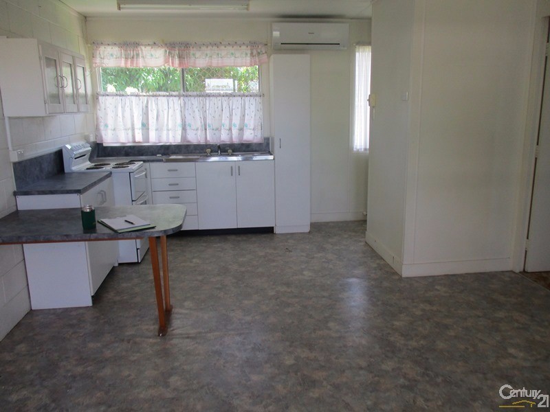 2/17 Blake Street, Collinsville QLD 4804