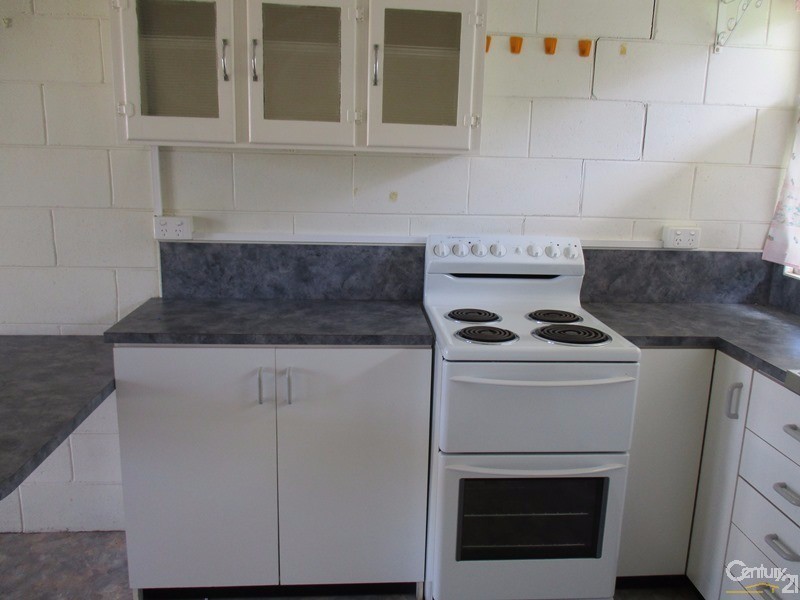 2/17 Blake Street, Collinsville QLD 4804