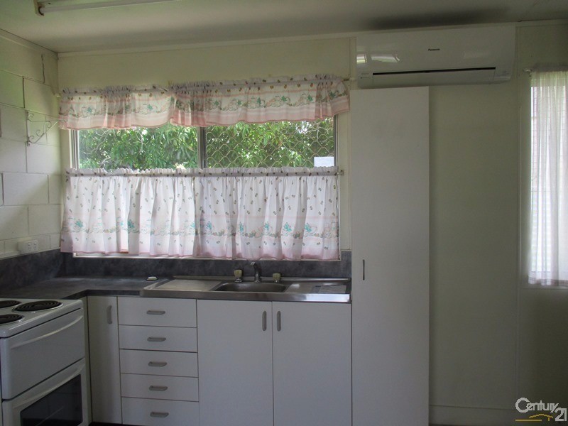 2/17 Blake Street, Collinsville QLD 4804