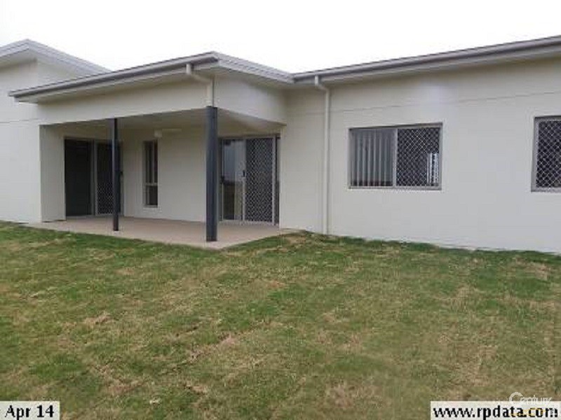 4 Sapphire Crescent, Bowen QLD 4805