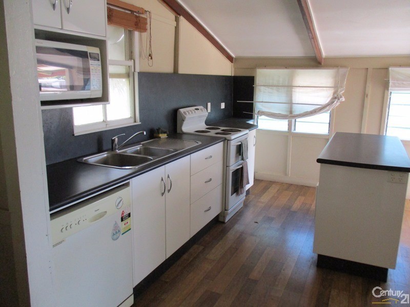 7 Short Street, Collinsville QLD 4804