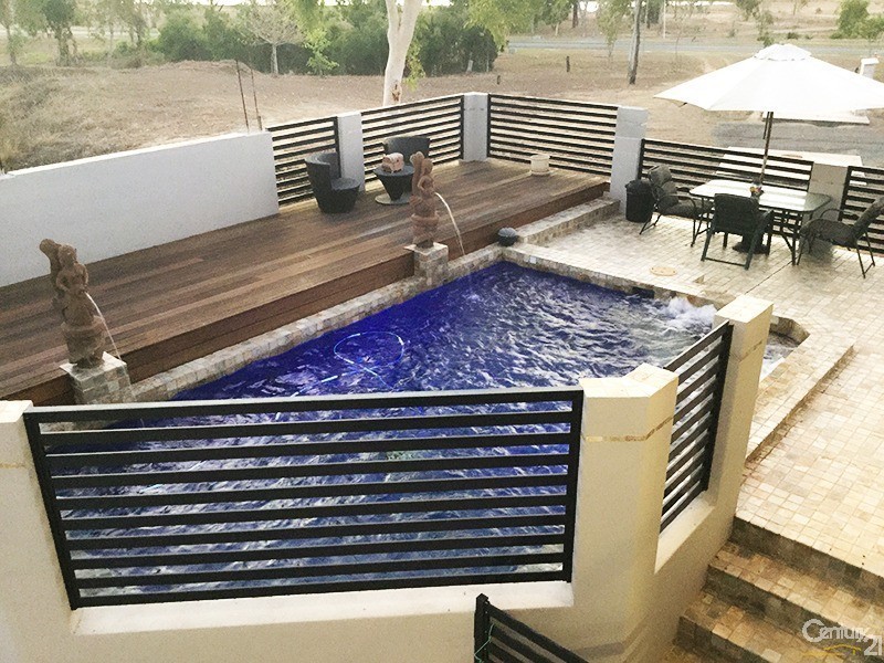 8 Fairway Drive, Bowen QLD 4805