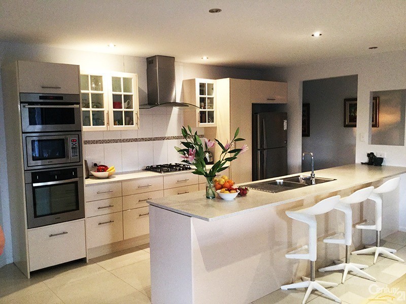 8 Fairway Drive, Bowen QLD 4805