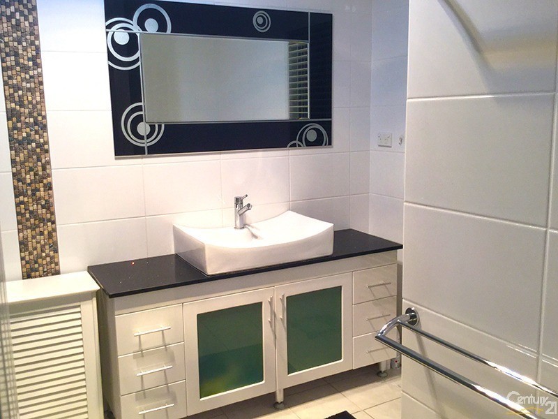 8 Fairway Drive, Bowen QLD 4805