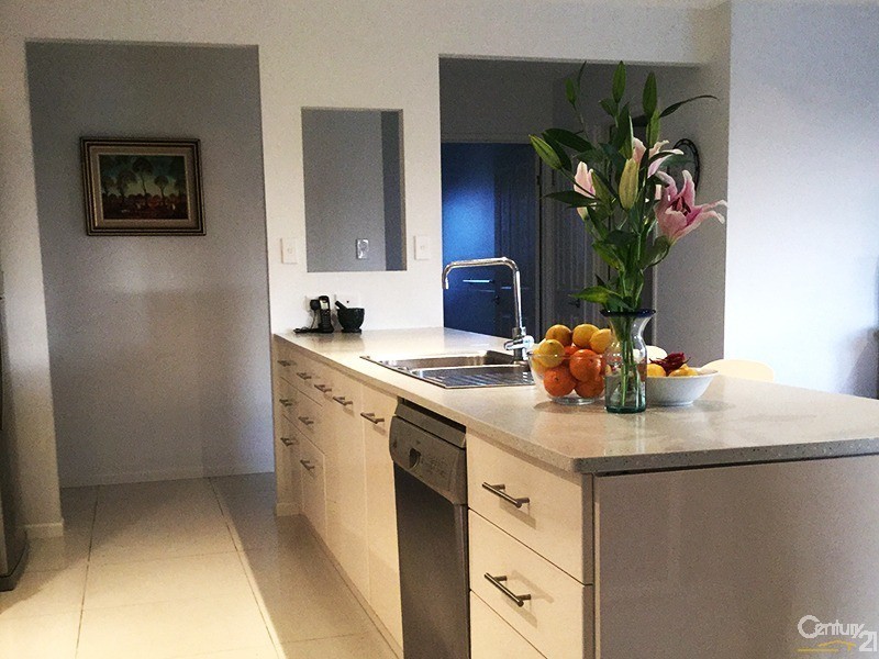 8 Fairway Drive, Bowen QLD 4805