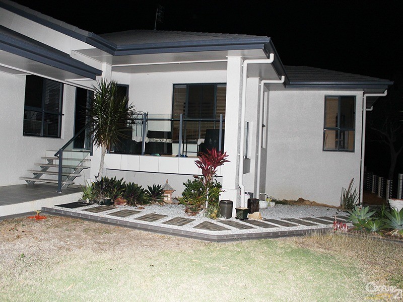 8 Fairway Drive, Bowen QLD 4805