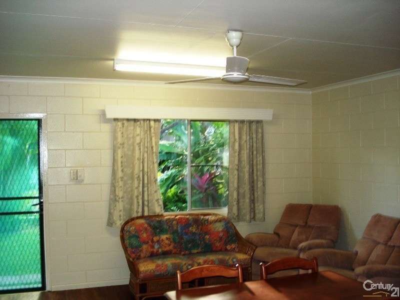 2/10 Verna Street, Bowen QLD 4805