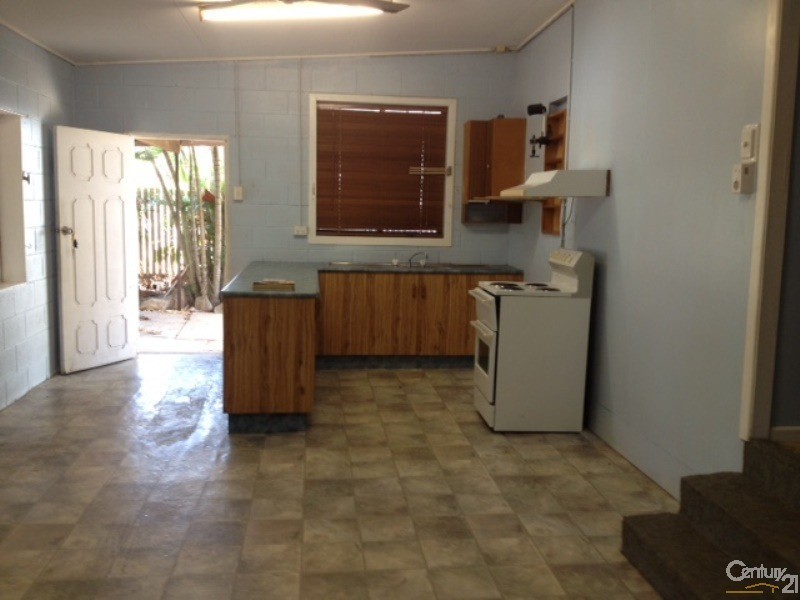 28 Gralton Street, Collinsville QLD 4804