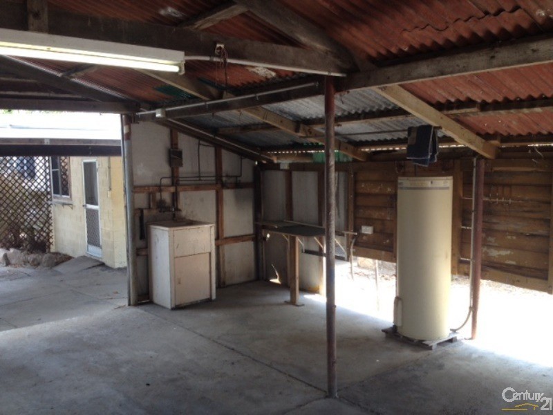 28 Gralton Street, Collinsville QLD 4804