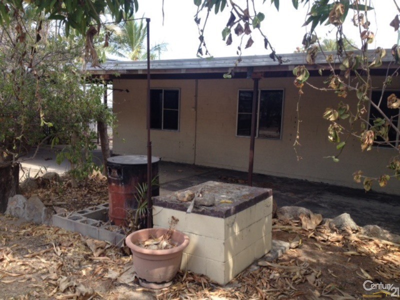 28 Gralton Street, Collinsville QLD 4804