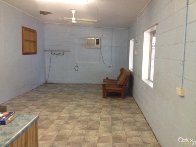 28 Gralton Street, Collinsville QLD 4804