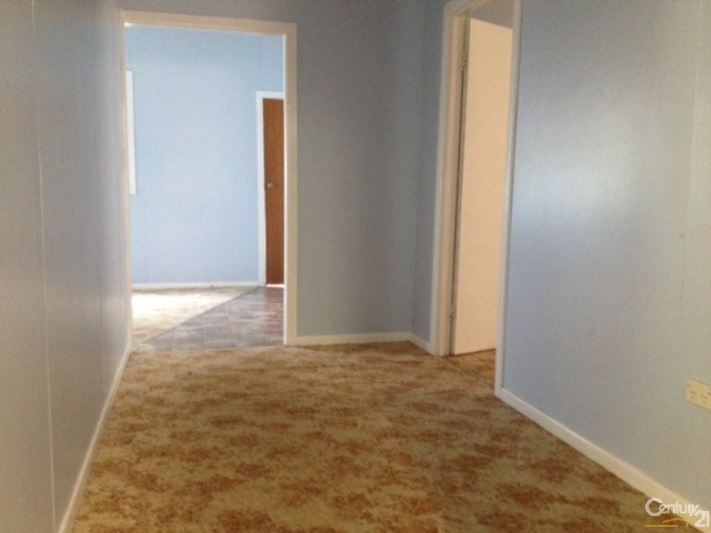 28 Gralton Street, Collinsville QLD 4804