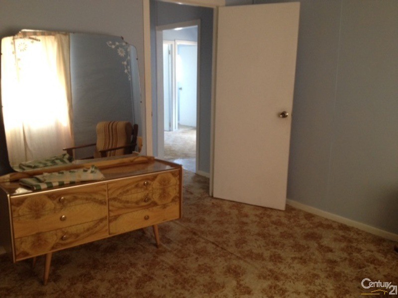 28 Gralton Street, Collinsville QLD 4804