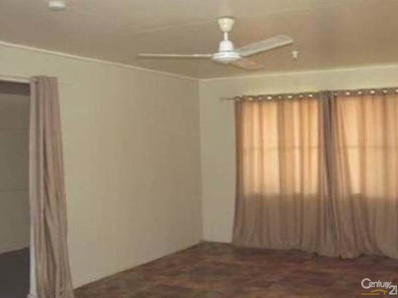 26 Gralton Street, Collinsville QLD 4804