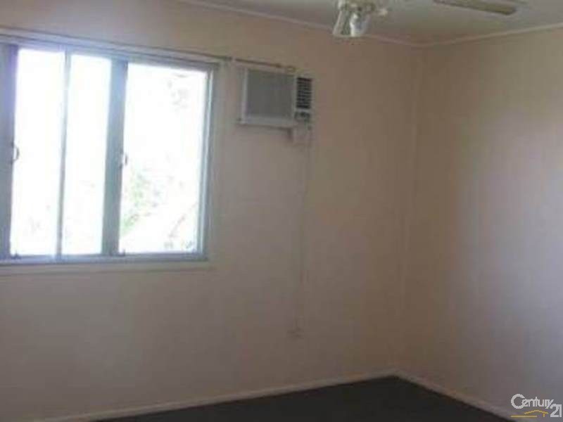 26 Gralton Street, Collinsville QLD 4804