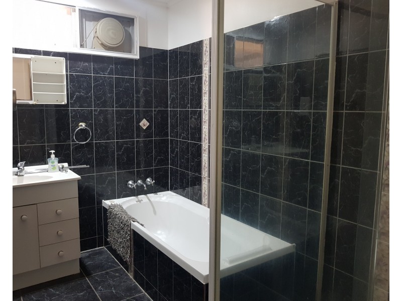 6 Hillview Crescent, Collinsville QLD 4804