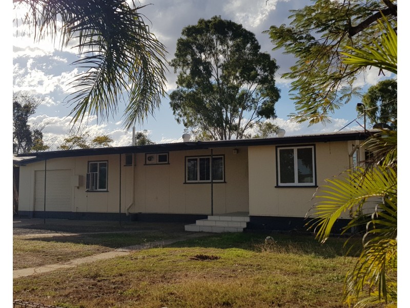 6 Hillview Crescent, Collinsville QLD 4804