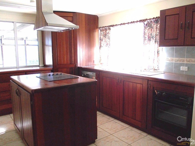 18 Seventh Avenue, Scottville QLD 4804