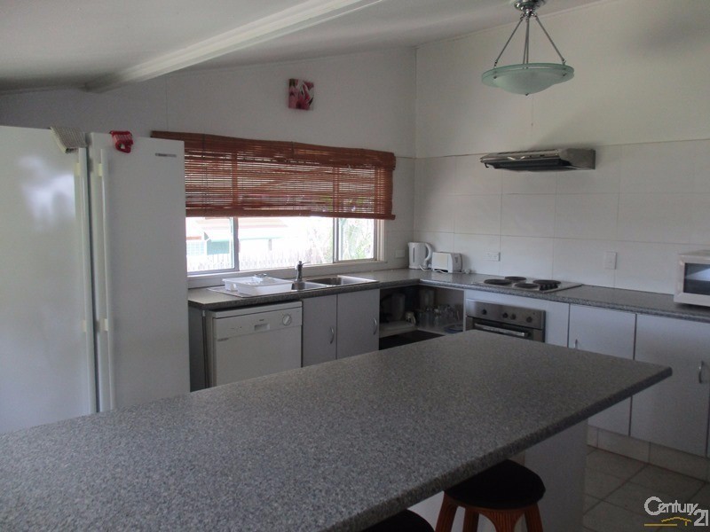 24 Seventh Avenue, Scottville QLD 4804
