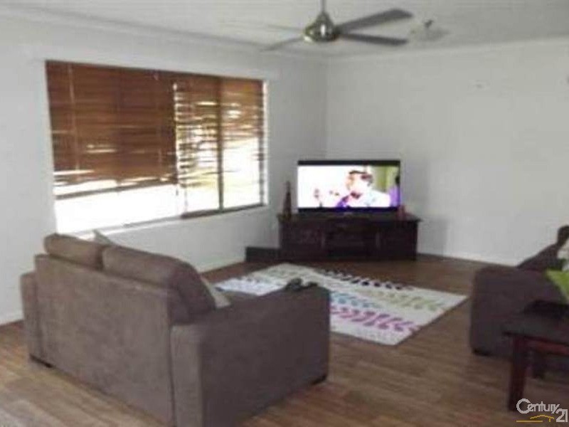 20 Walker Street, Collinsville QLD 4804