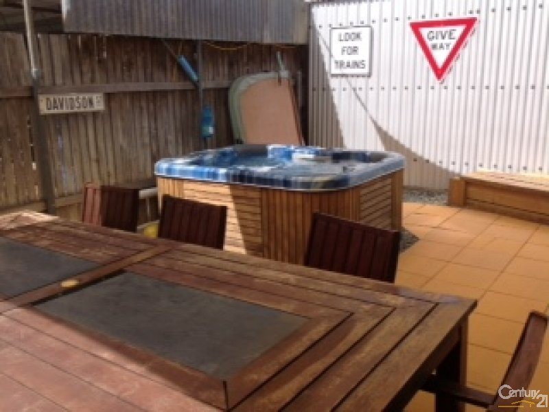 28 Eleventh Avenue, Scottville QLD 4804