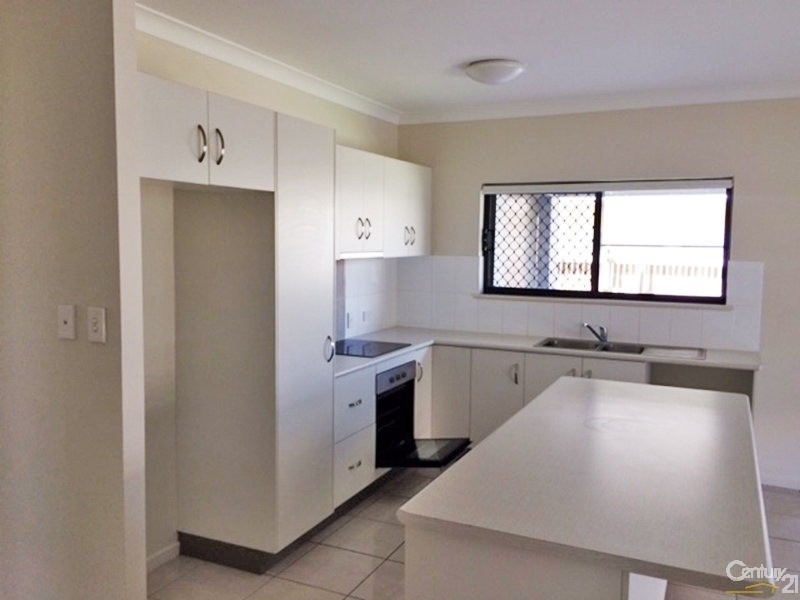 37 Seabreeze Crescent, Bowen QLD 4805