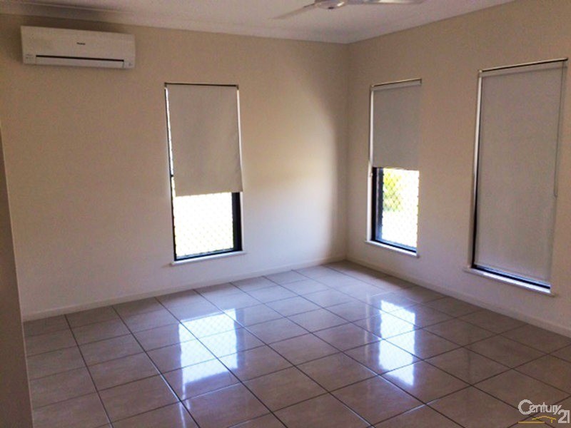 37 Seabreeze Crescent, Bowen QLD 4805