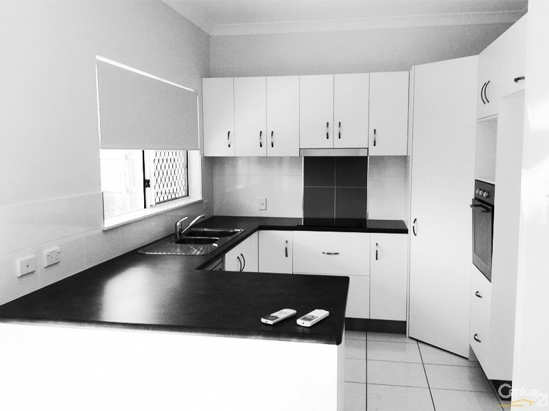 4 Seabreeze Crescent, Bowen QLD 4805