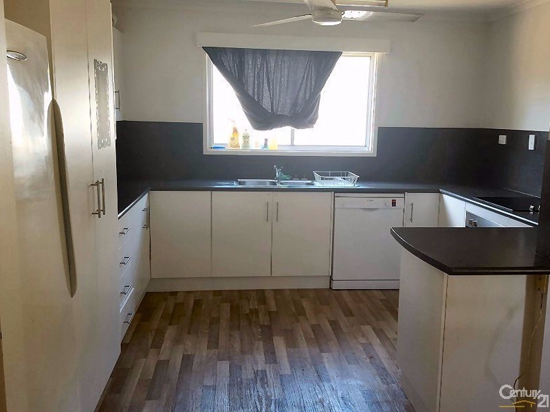 12 Shrubsole Street, Collinsville QLD 4804