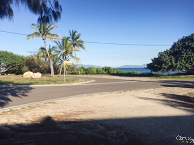 1/23 Bluewater Parade, Bowen QLD 4805