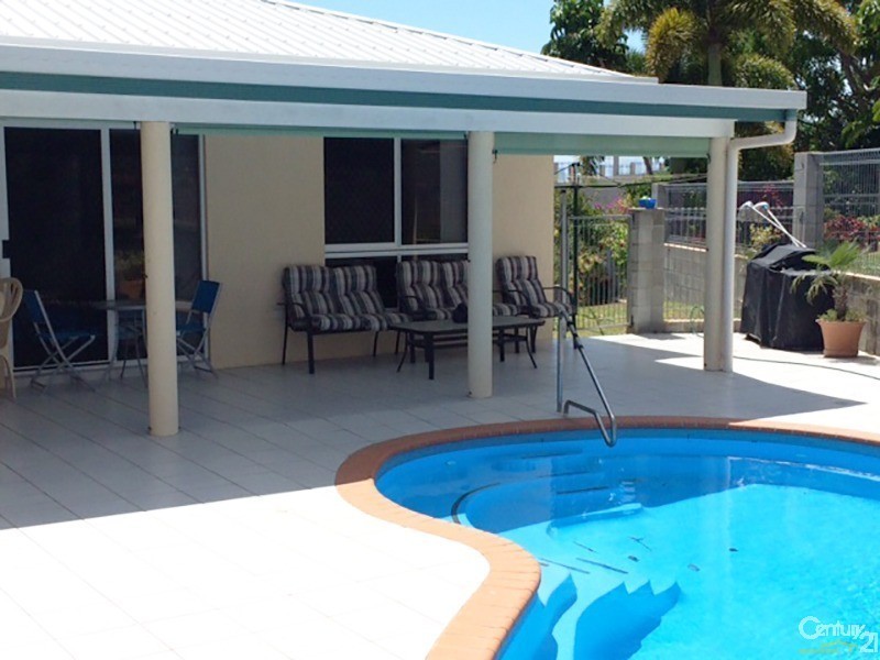 1 Pilcher Place, Bowen QLD 4805