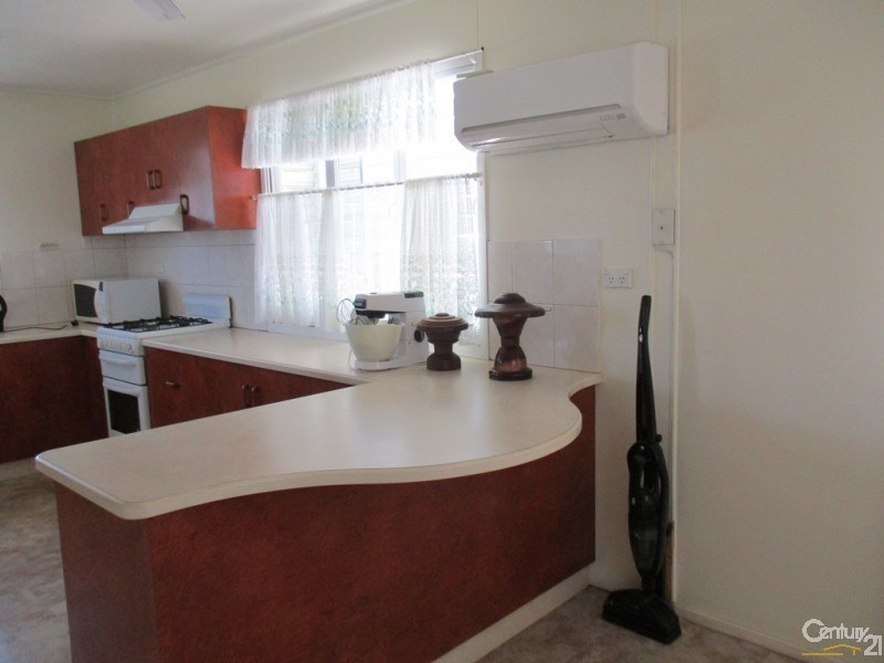 17 Gralton Street, Collinsville QLD 4804