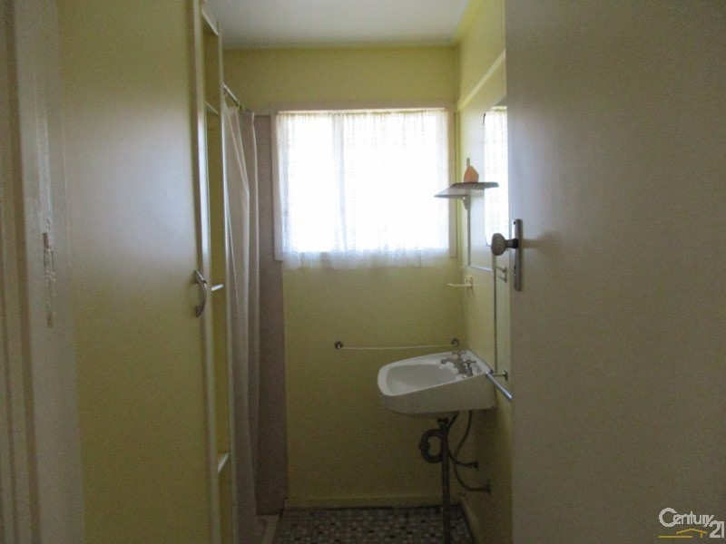 17 Gralton Street, Collinsville QLD 4804