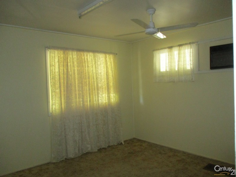 17 Gralton Street, Collinsville QLD 4804