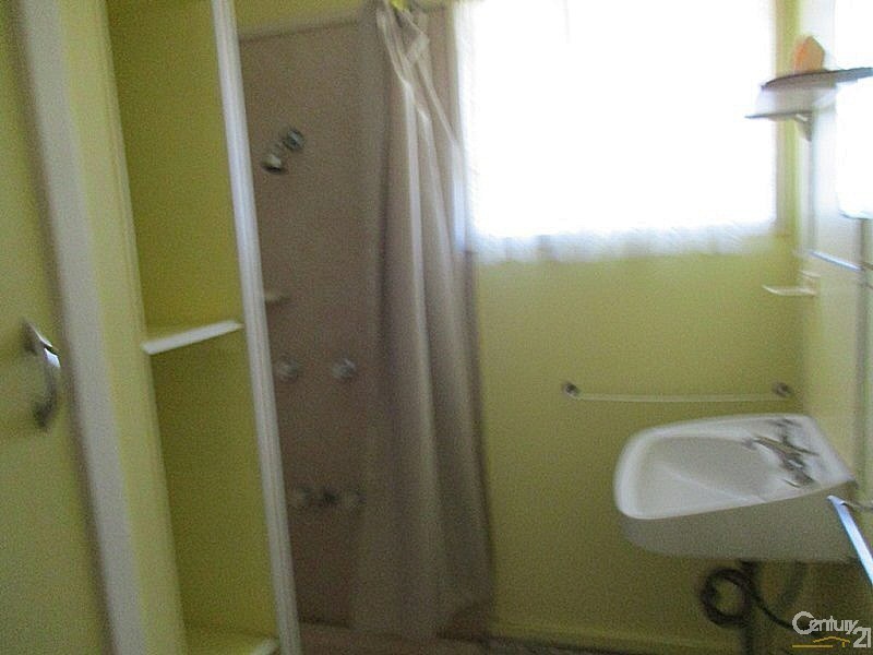 17 Gralton Street, Collinsville QLD 4804