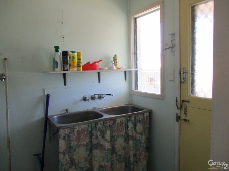 17 Gralton Street, Collinsville QLD 4804